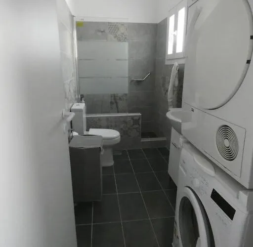 Santina's House Posidhonía